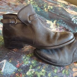 Born side zip leather boot women's 9.5